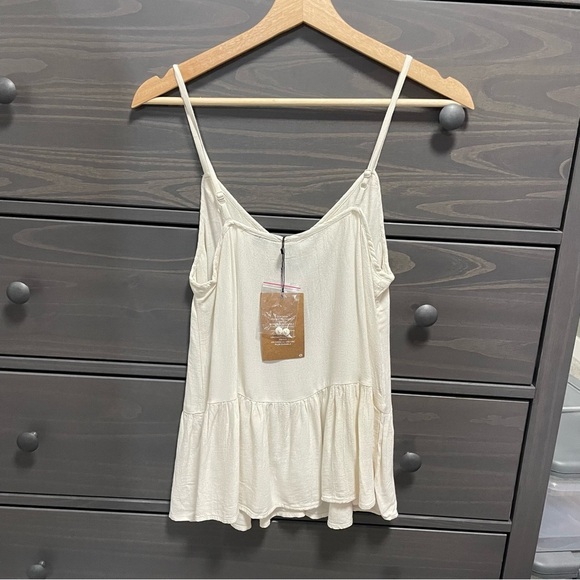 Vero Moda Adore You Camisole - Picture 2 of 6